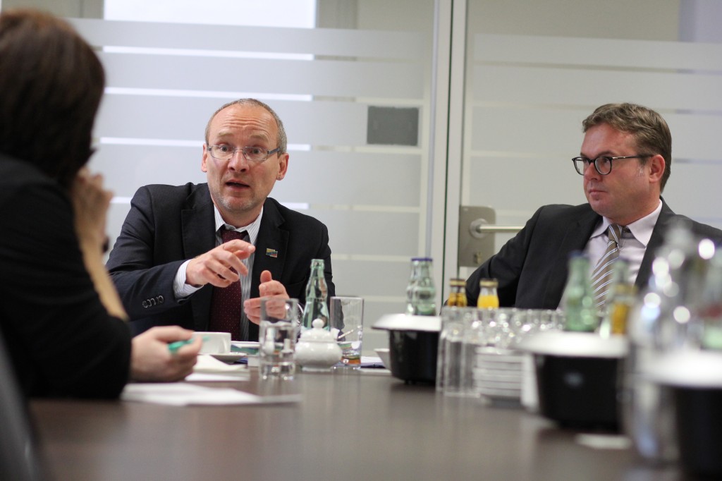 Bürgermeister Michael Buhre (links) und Stadtkämmerer Norbert Kresse im Gespräch mit der MT-Redaktion.